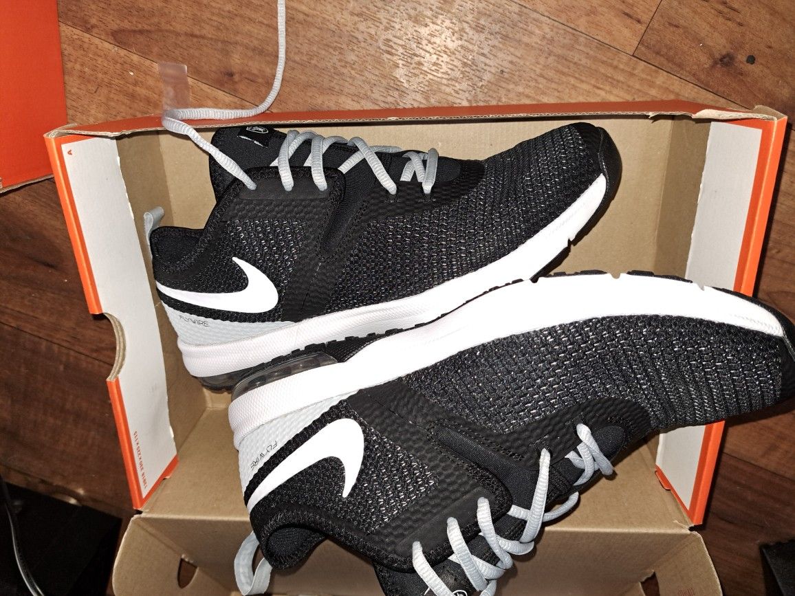 Nike Oakland Raiders Alpha 2 Shoes Size 10 Mens