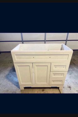 Bathroom Vanity 36” Brand New  $350  Handles Included
