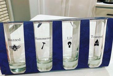 New Tommy bahama custom drinking glass