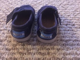 Toms shoes size 2