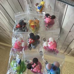 DISNEY NAME TAG CLIPS