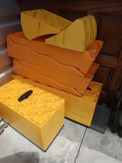 RV leveling blocks and ramps