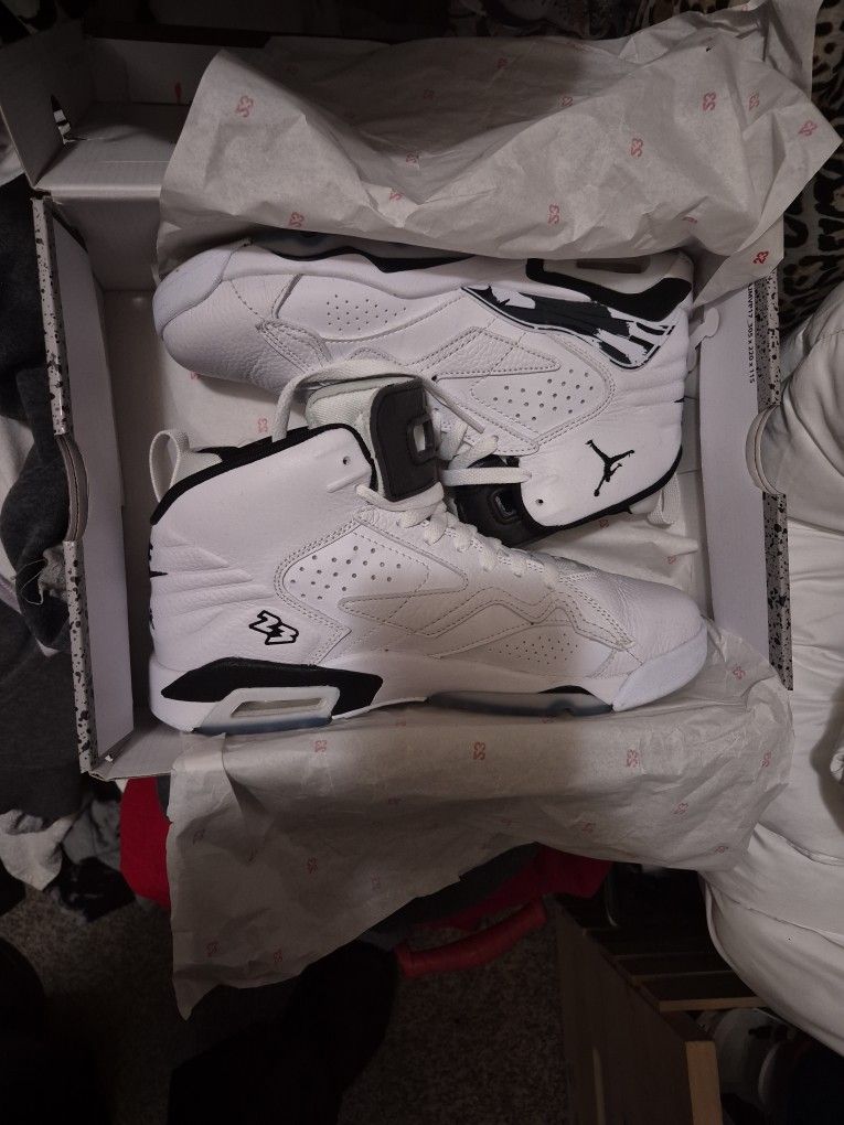 Jordan MVP White/Black 7Y