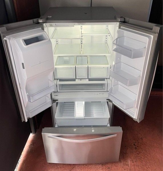 ✨️🚨🔆"Whirlpool" French Doors Fridge in Great Condition🔆🚨✨️