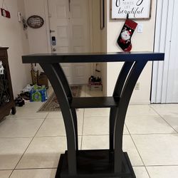 Black Entry Table