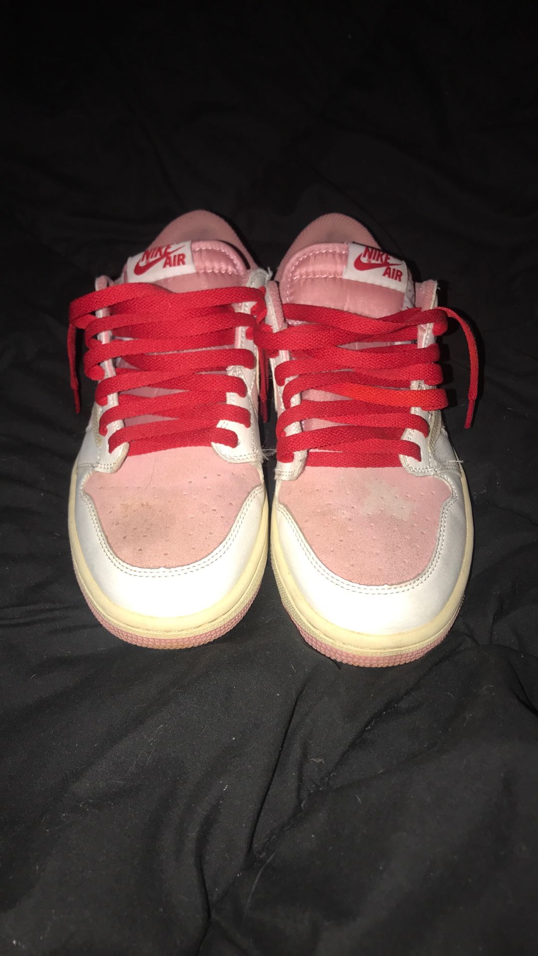 Travis Scott Jordon 1 Lows Pink Color Way