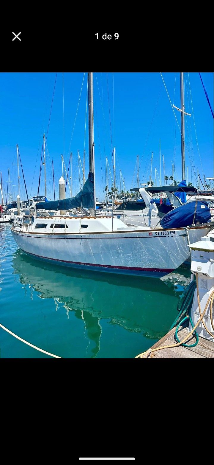 Sail Boat Islander 32'.(New Engine Diesel Yanmar)
