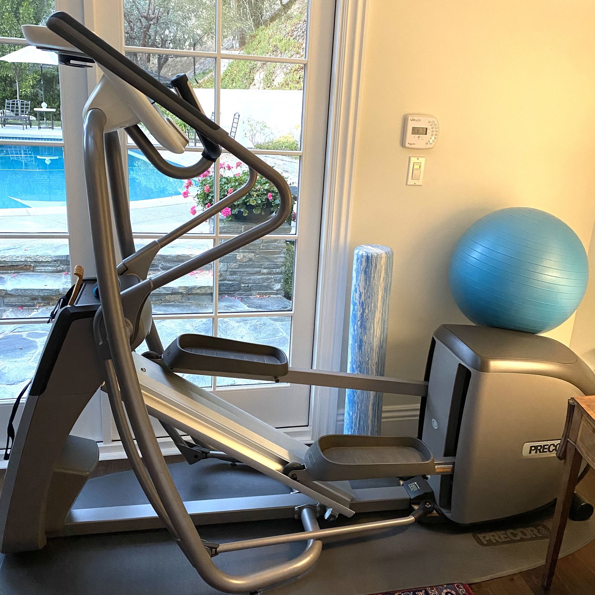 Precor 5.37 Elliptical Fitness Crosstrainer
