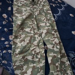 camo cargos