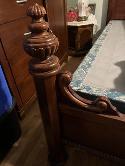 Queen Size Bed With Firm Mattressed