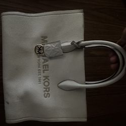 Michael Kors Mirella Tote Bag In Light Cream 