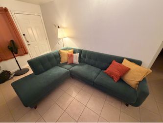 Modern Teal Sectional Sofa – Great Condition, Perfect for Apartments & Living Rooms