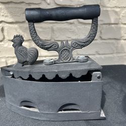 Decorative Old Coal Iron with Rooster Latch