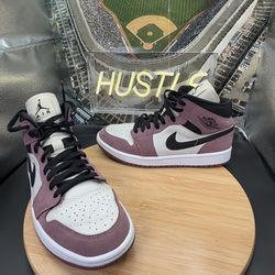Jordan 1 SE Mid Berry Pnk Women’s Sz 9