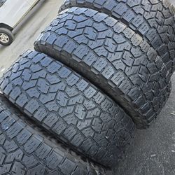 4 used tires Lt35x11.50r20 Toyo AT111 Open Country $250.00 All 4
FIRM PRICE, FIRM PRICE FIRM PRICE, FIRM PRICE