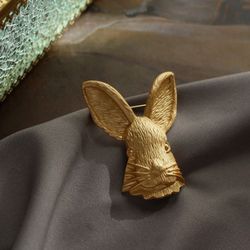 Retro elegant Matte Metal cute rabbit Portrait Brooches Golden new Easter decor