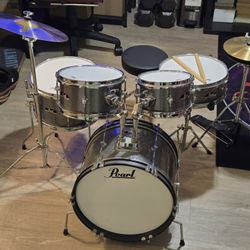 Pearl Roadshow Jr Drumkit Complete With Stand, Hit Hat, & Symbol. Like New!