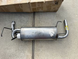 Walker Exhaust Quiet-Flow Stainless Steel 54491 Direct Fit ‹haust Muffler Assembly