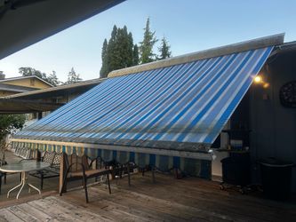 Awning remote retractable