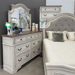 Realyn Chipped White Upholstered Panel Bedroom Set Queen Or King Set 