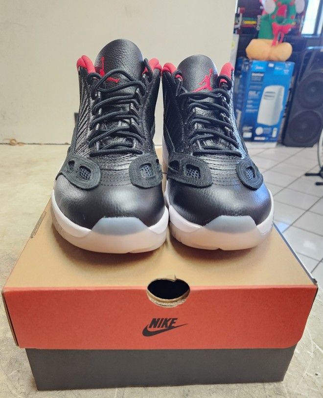 Jordan Retro Low IE Bred 2021 Used Size 10