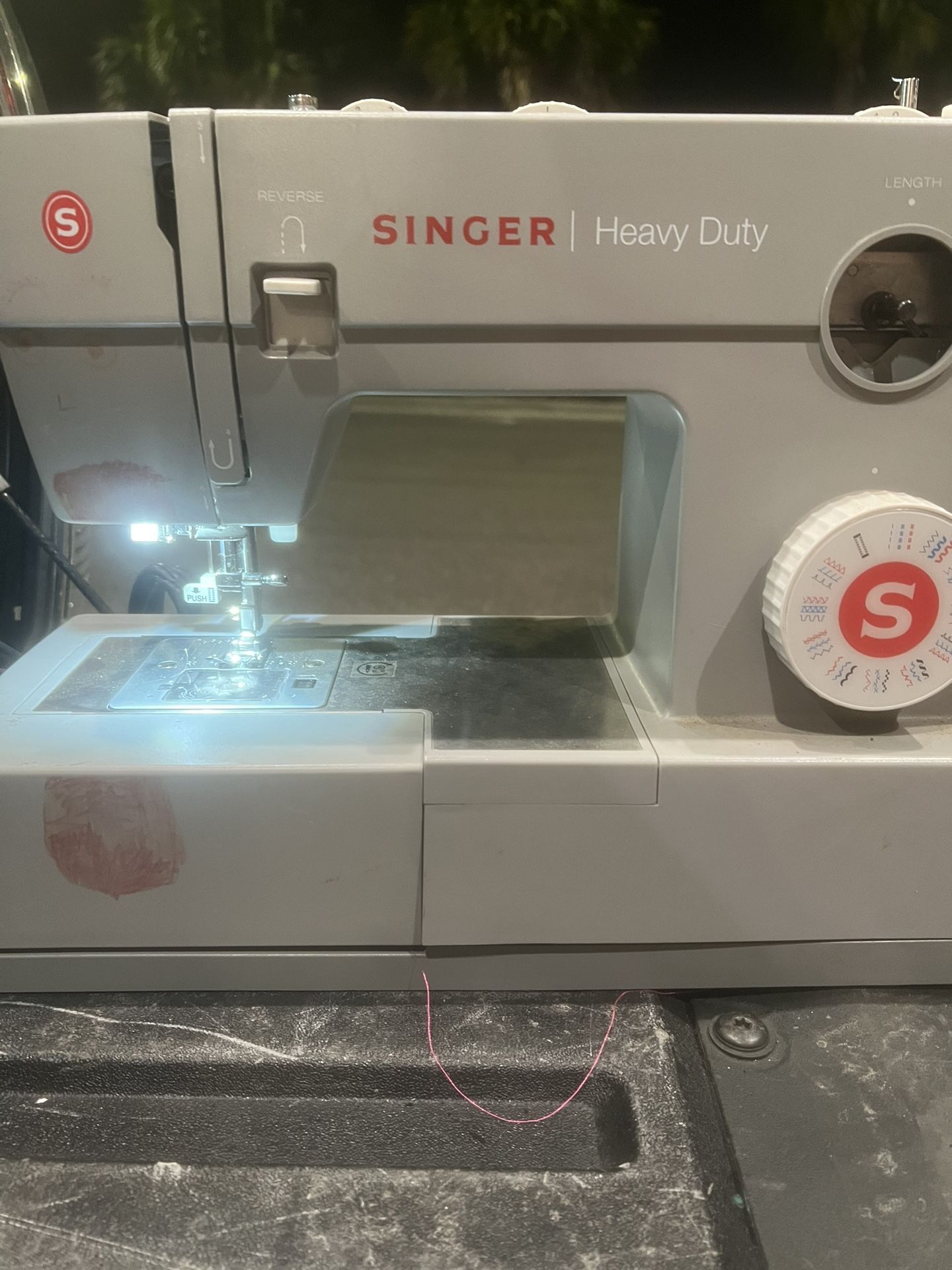 Singer Heavy Duty 4432 Sewing Machine in good Condition however it’s missing a knob and only dry tested. With foot pedal. Dry tested only. Meaning the