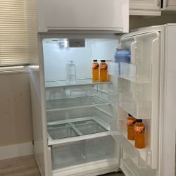 Whirlpool Refrigerator 