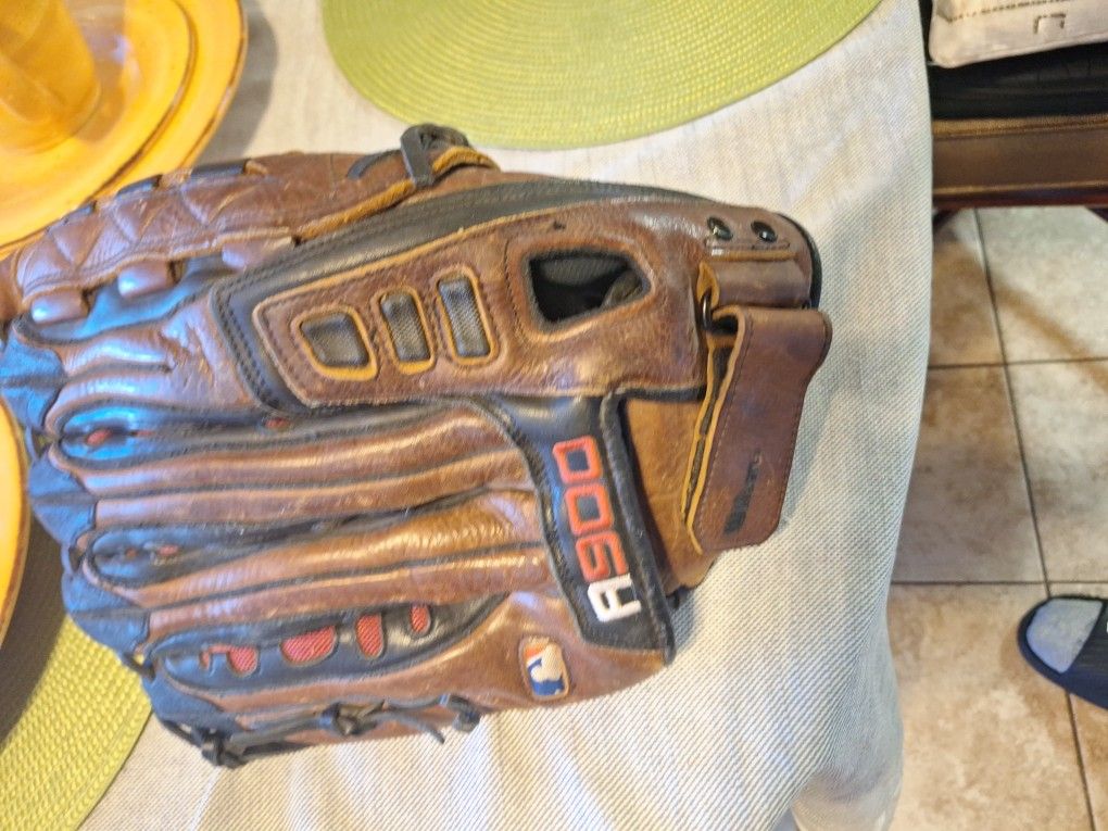 WILSON A900. RH 13 .5 Inches.   $80. FIRM PRICE 