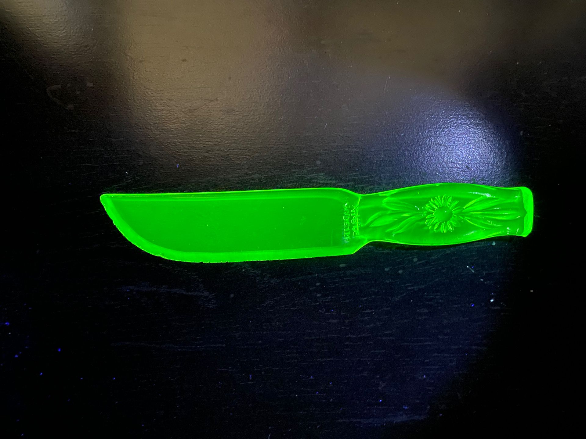 Antique Vintage Green Dur-x Vaseline Uranium Depression Glass Dur X Cake Knife