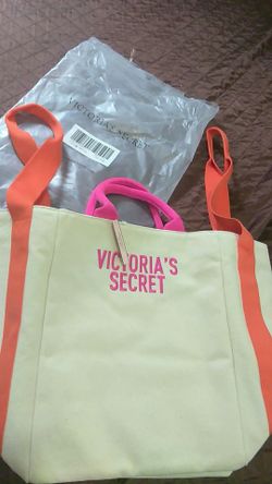 Brand New Victoria's secret beach/travel bag