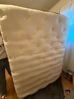 Full size mattress