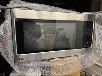 LG big microwave in great condition