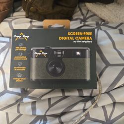 Camp Snap Scree-free Digital Camera No Film Required 