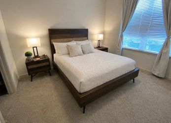 Modern Queen Bedroom Set – Bed Frame, Dresser, Nightstands & Lamps