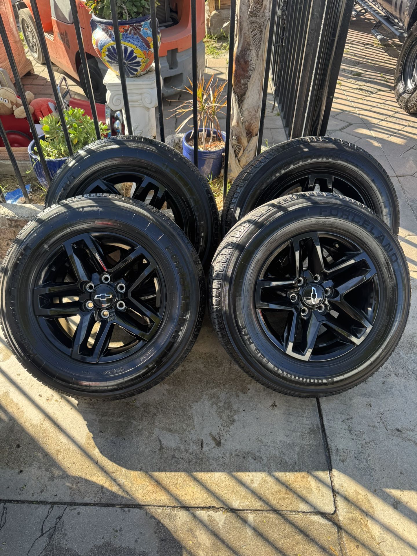 Chevy Silverado / gmc Sierra black wheels and tires