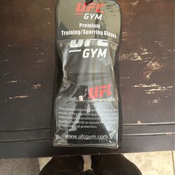 SPARRING BOXING GLOVES UFC GYM
