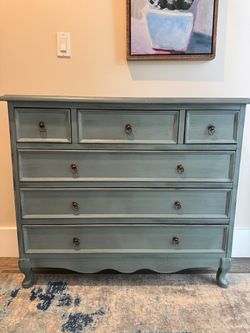 Accent chest/table/dresser