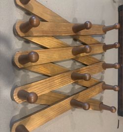 Expandable Wooden Wall Coat Rack