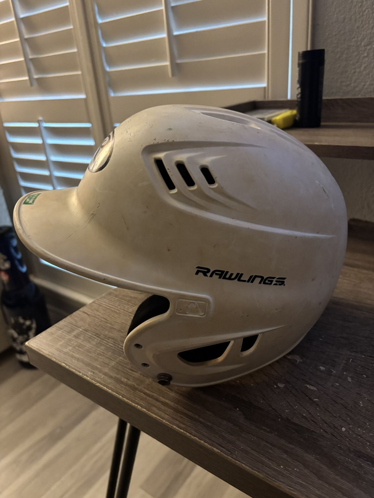 White rawlings Helmet