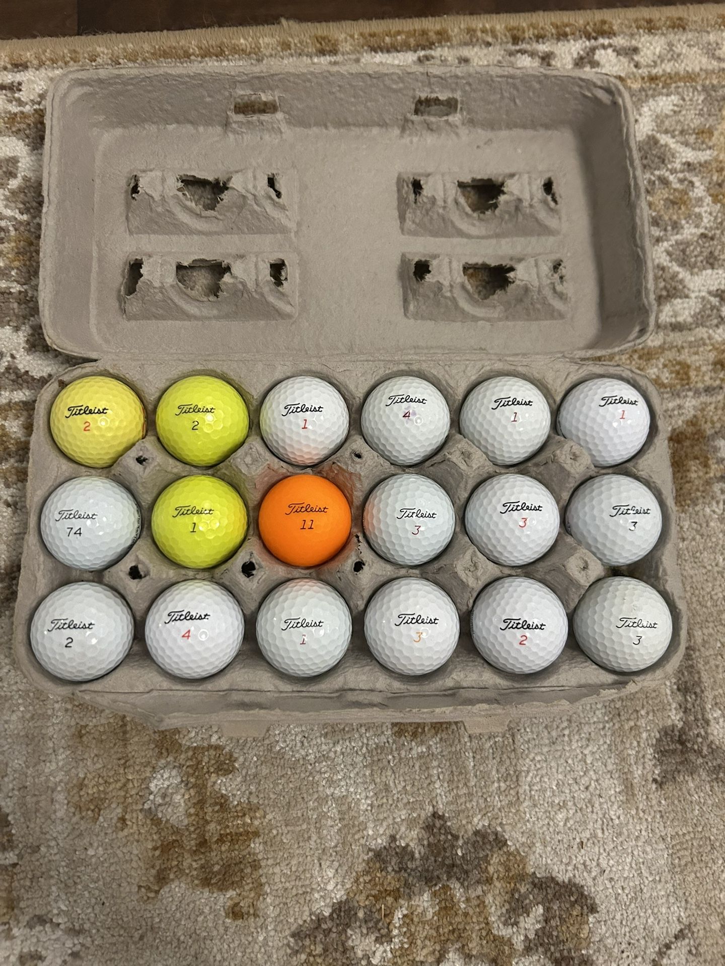 18 Titleist Golf Balls