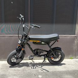 Schwinn 14” Hurricane Compact Electric Bike