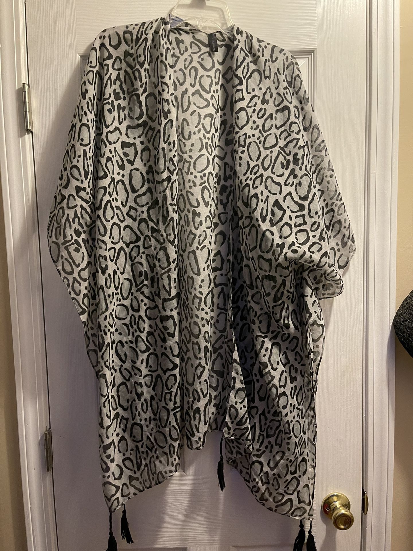 Lane Bryant Kimono Women's One Size Animal Print Shawl Cape Poncho Like New Smoke Free