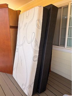 Twin mattress and box