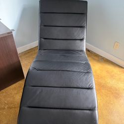 Leather Lounge Chair