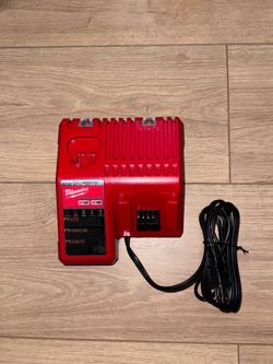 Milwaukee M12/M18 Battery Charger