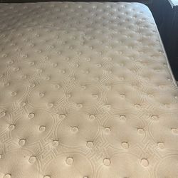 King size mattress (beautyrest