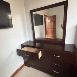 Dresser, Bed , 2 Night Table, mattress, Perfect Condition 