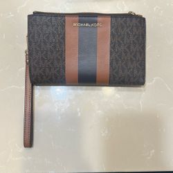 Michael Kors Adele Logo Smartphone Wallet