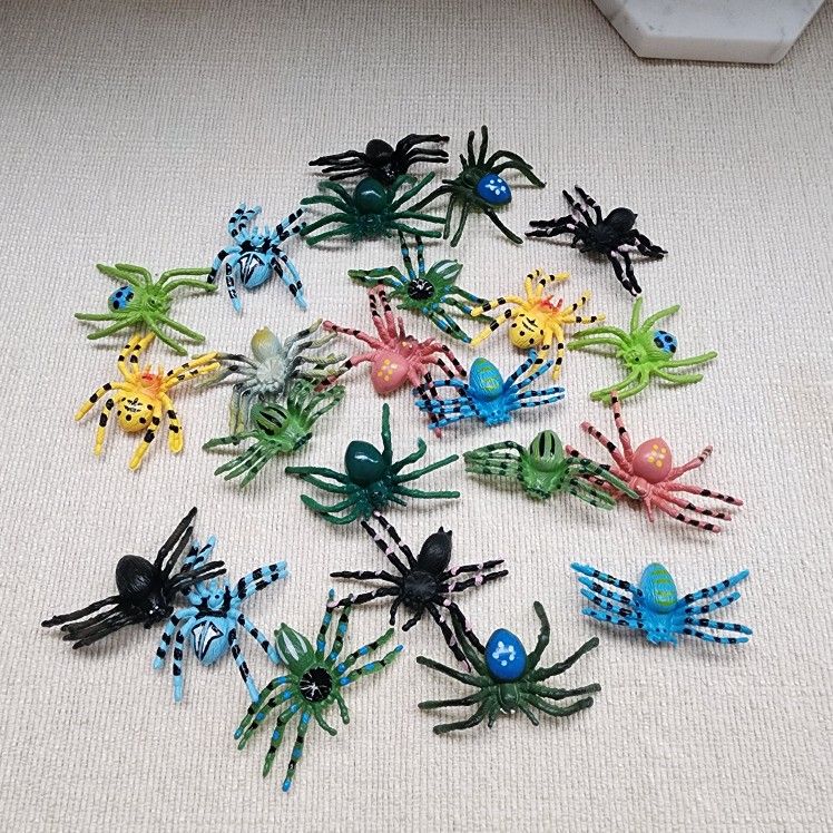 Colorful Plastic Spider Toys/Halloween Decor