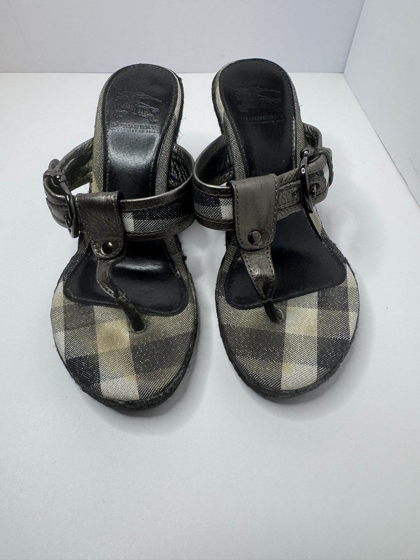 Burberry T-Strap Nova Check Sandals Size EU35/5